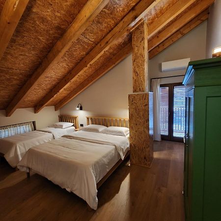 Guesthouse Te Avllia Kelcyre ภายนอก รูปภาพ