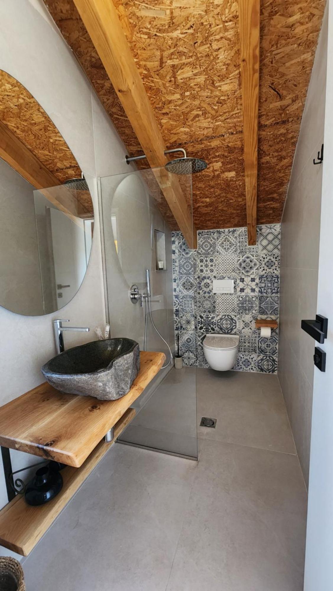 Guesthouse Te Avllia Kelcyre ภายนอก รูปภาพ
